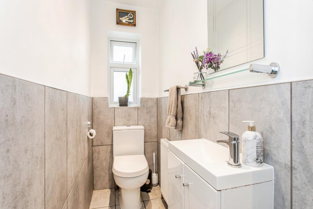Ground Floor Wc