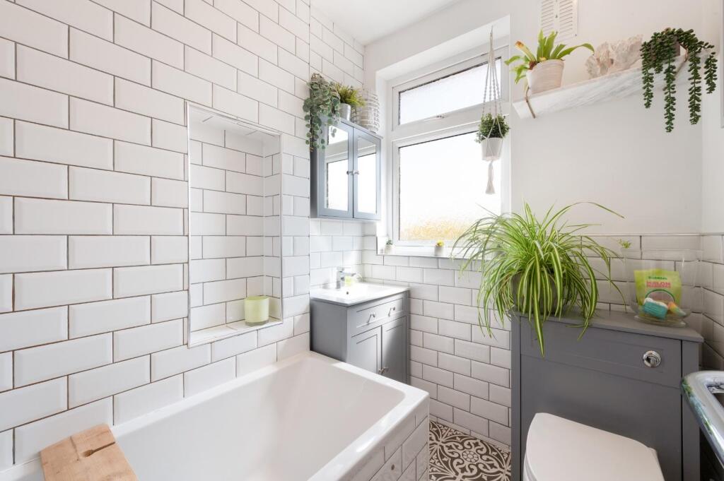 BRIDGEWOOD ROAD  (10).jpg