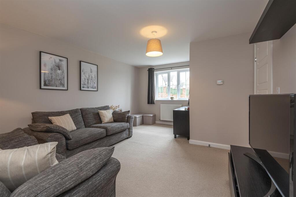 19 - 1 Anderson Lane LS27 0FP.jpg