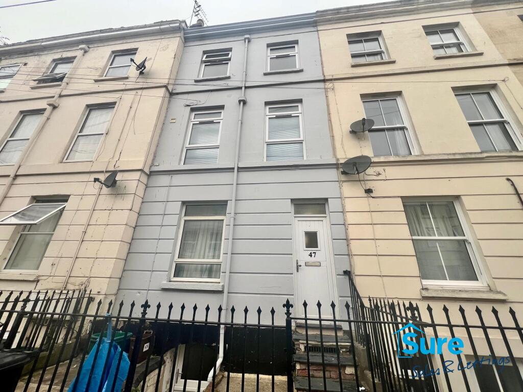 Wellington Street. GL1