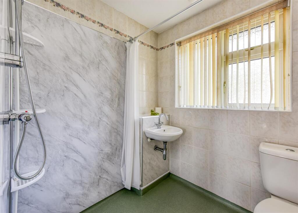 19 Woodland Close-shower room.jpg