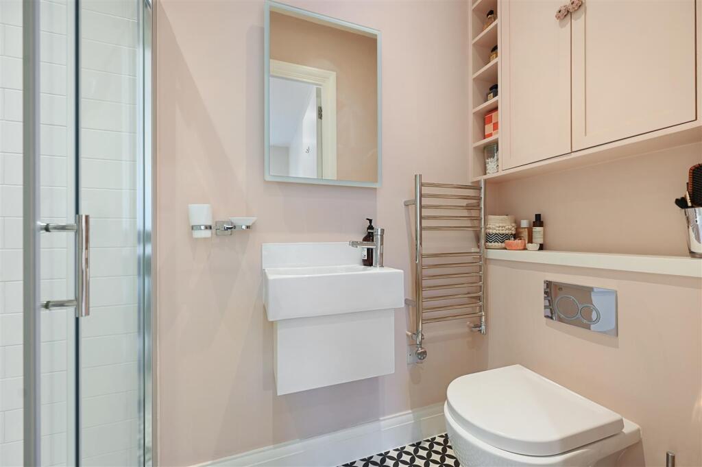 Ormiston Grove - Ensuite1 (1).JPG