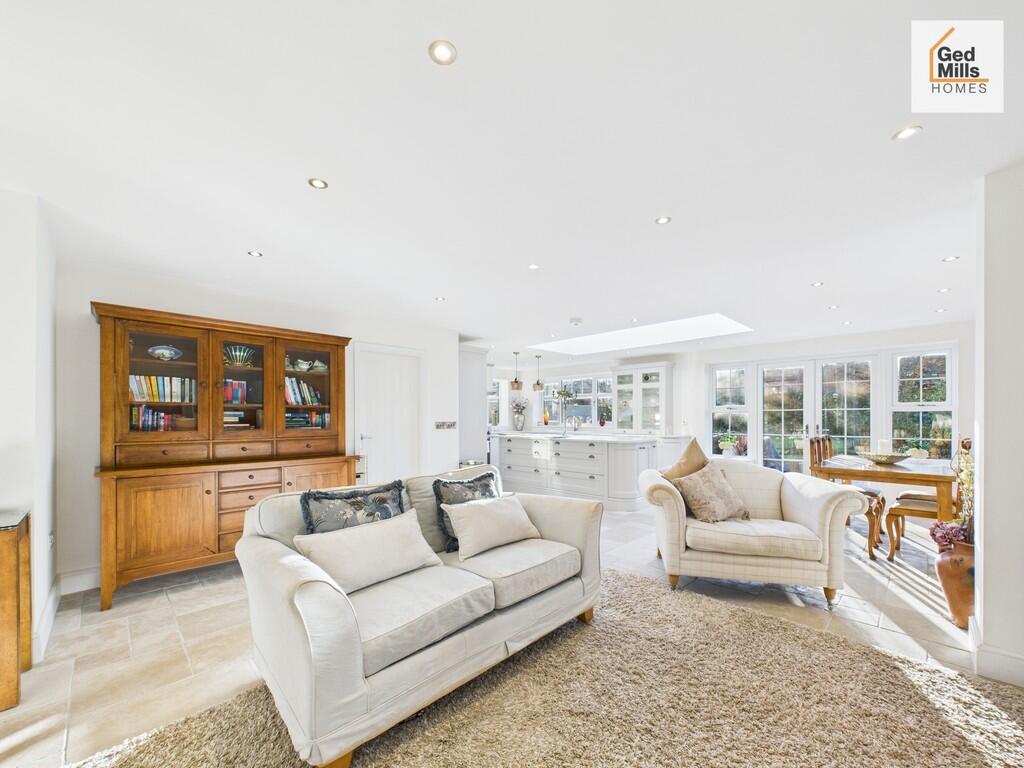 CAM02899G0-PR0069...