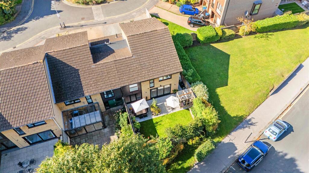 DEANS CLOSE,18-10.jpg