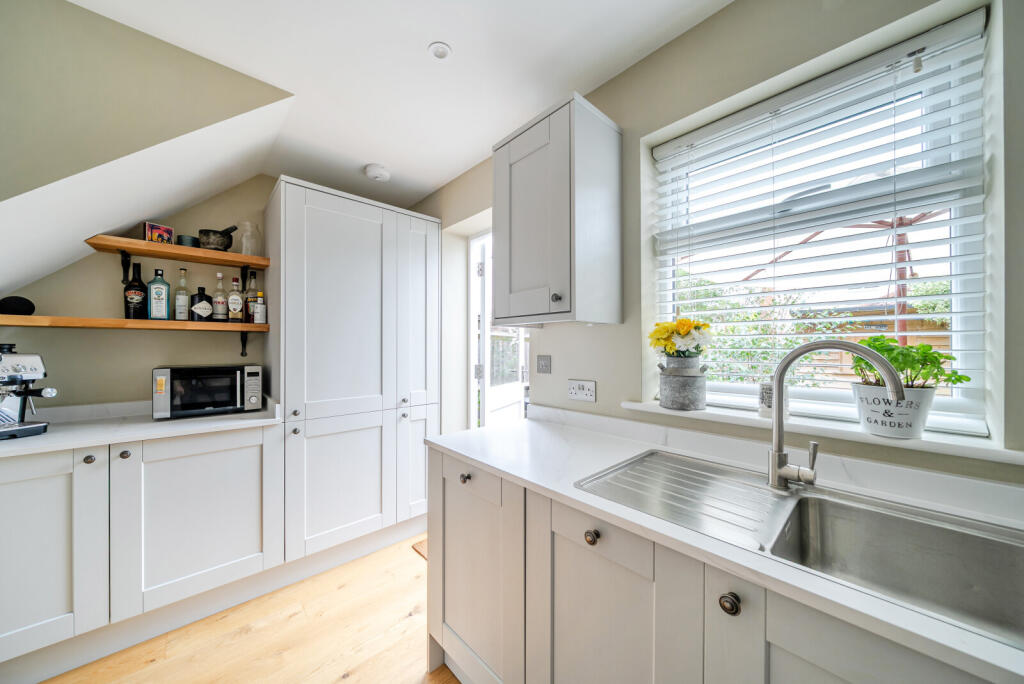 1328390-12-6890de...