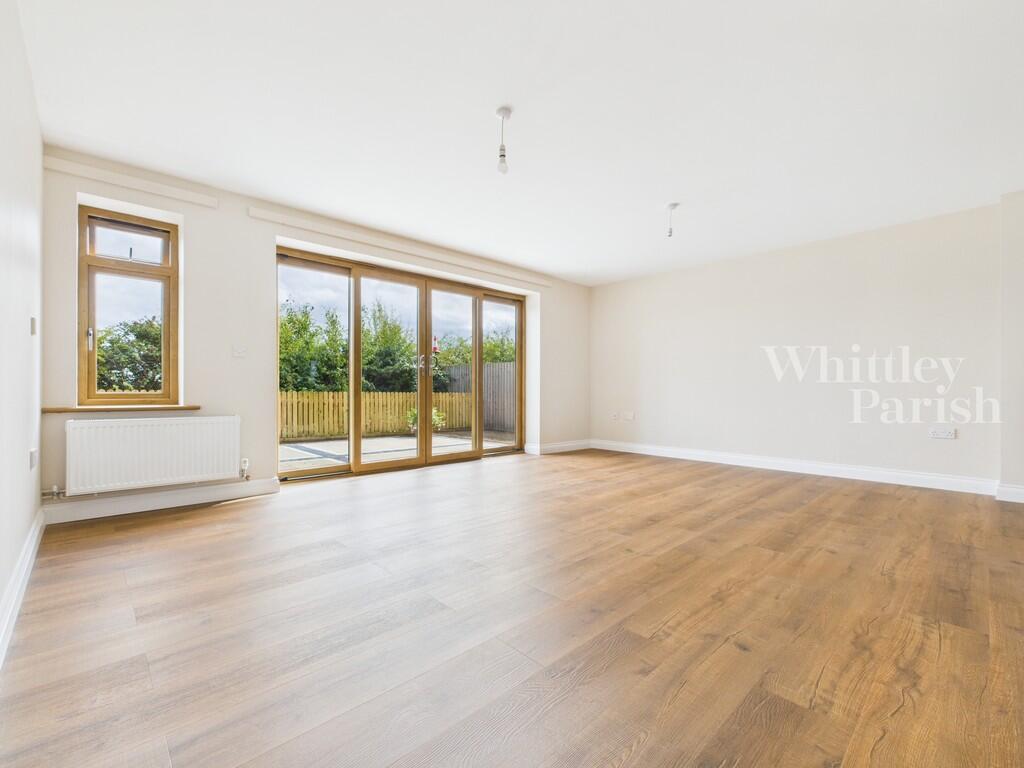 CAM04332G0-PR0484...