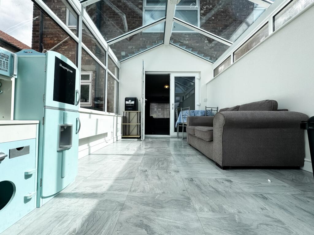 Fabian Road EweMove-13