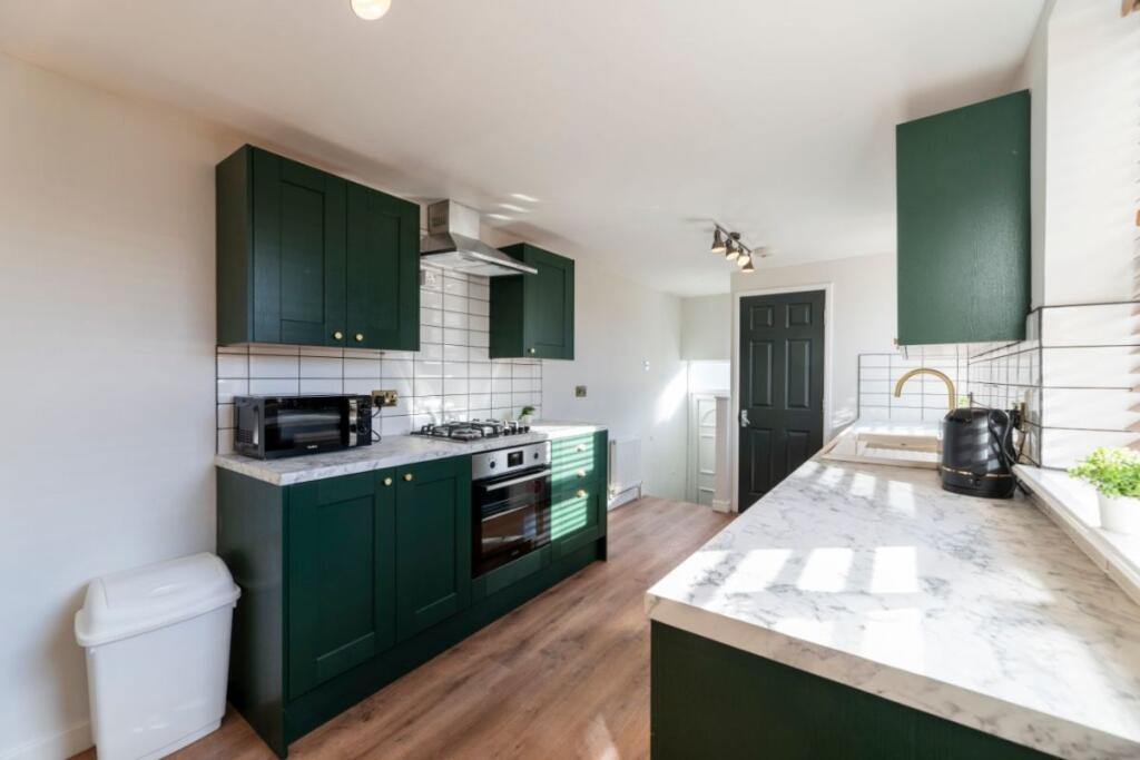 64EA - Kitchen