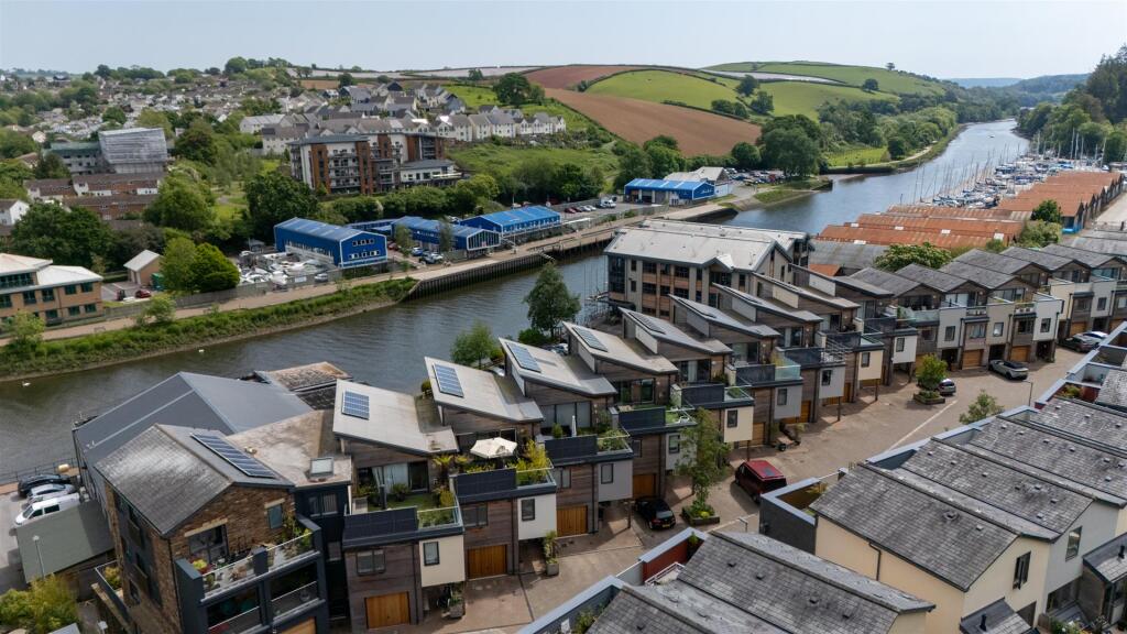 A08 - 17 Baltic Way Totnes - 250514.jpg