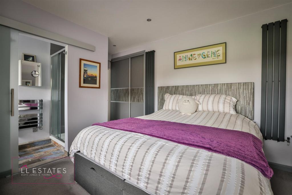 Bedroom 1. 56.jpg