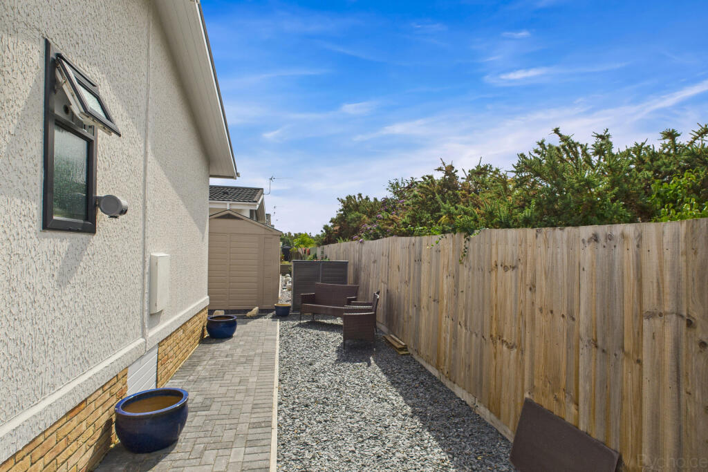 CAM05449G0-PR0024-STILL016