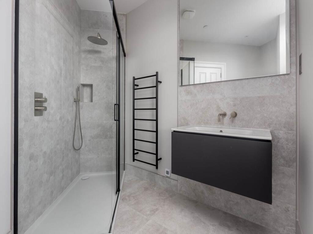 65260_MelvilleCres01