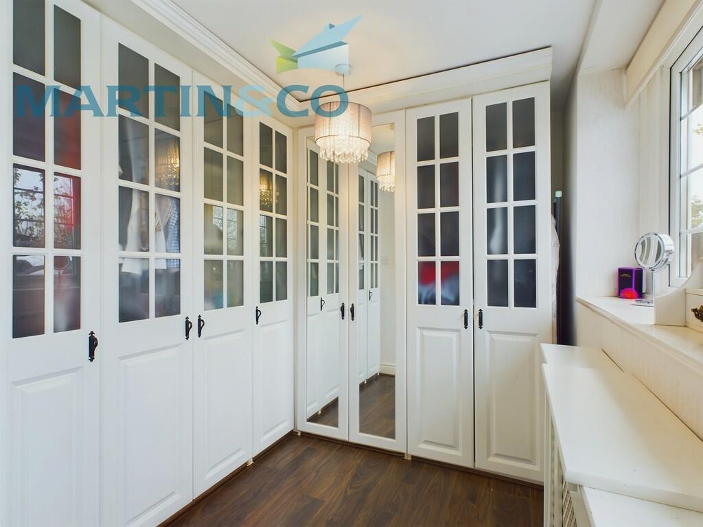 CAM01870G0-PR0143...