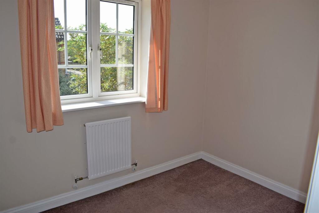31 Tyler Way Bedroom 2.jpg