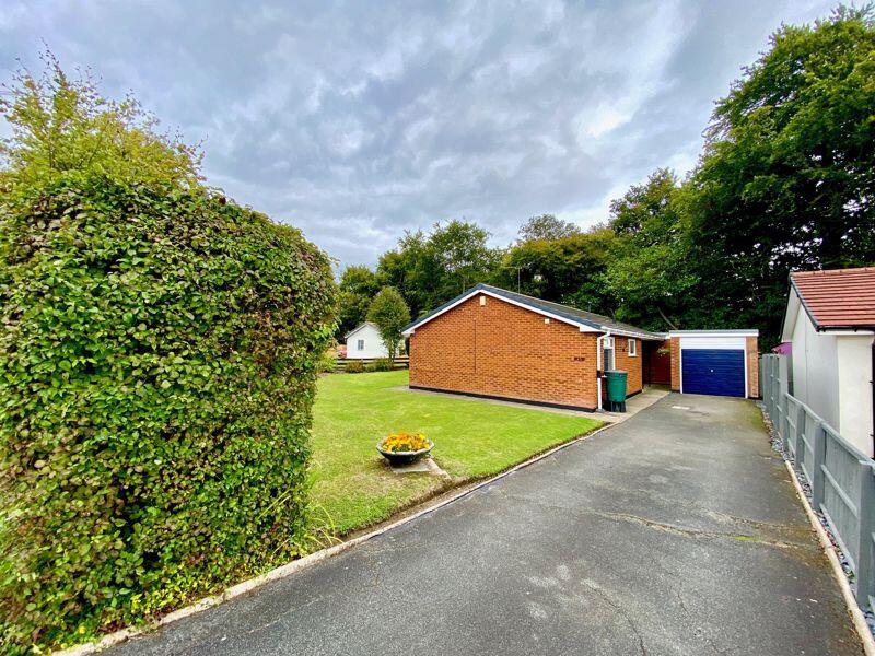 Front Elevation/Driveway