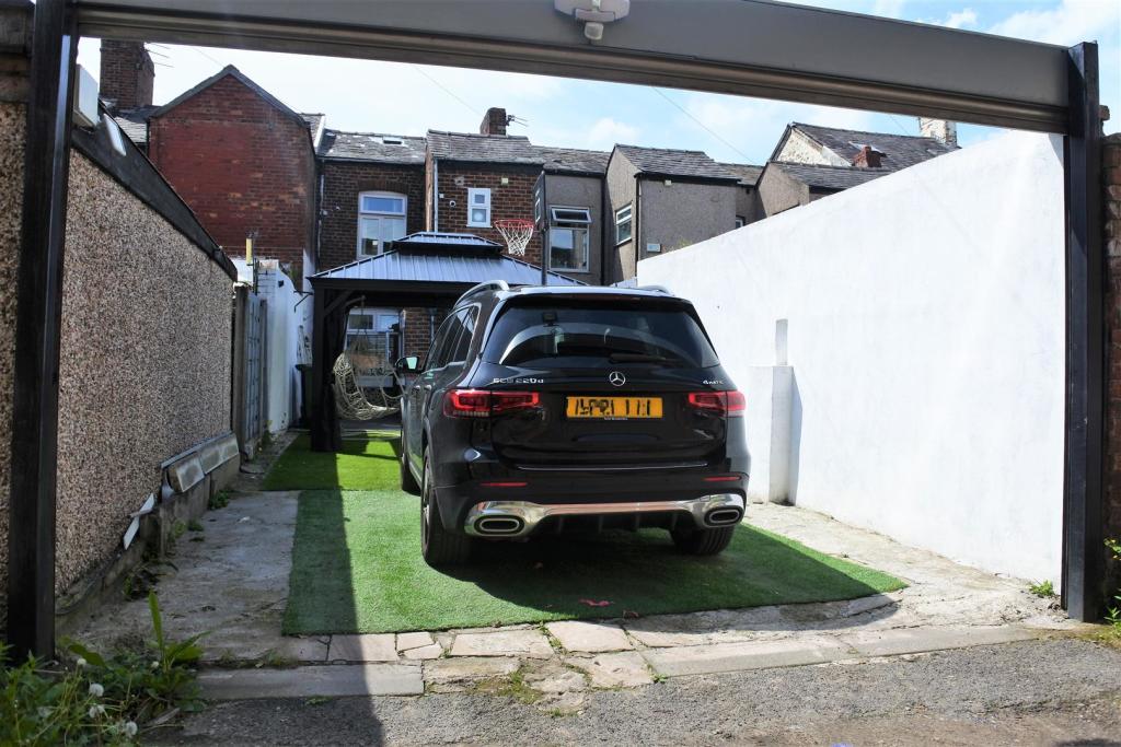 Rear Garden 2.JPG