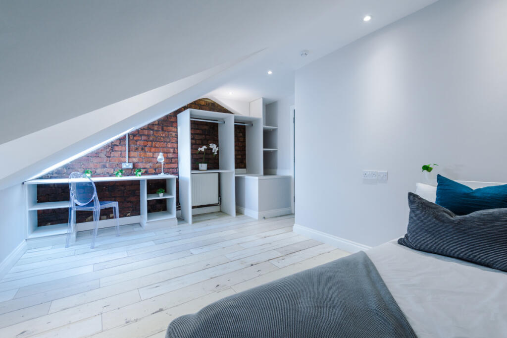 27 Woodcroft Road Bedroom 13