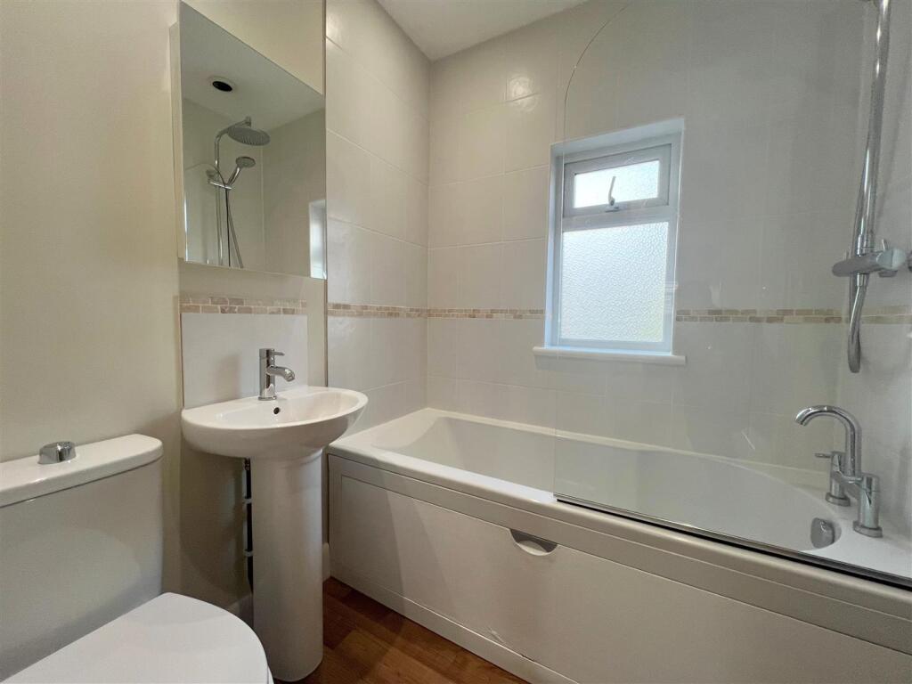 Bathroom 2-001.jpg