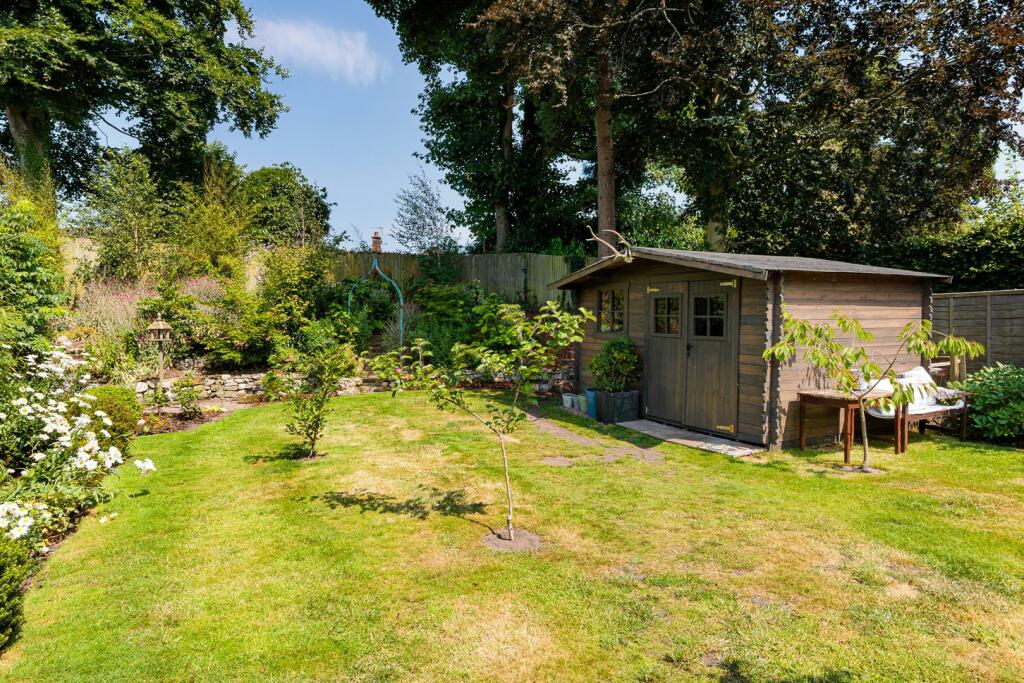 Rear Gardeng