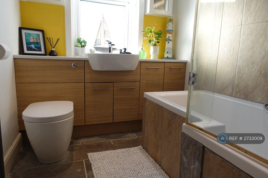 Bathroom Bath &amp; Shower
