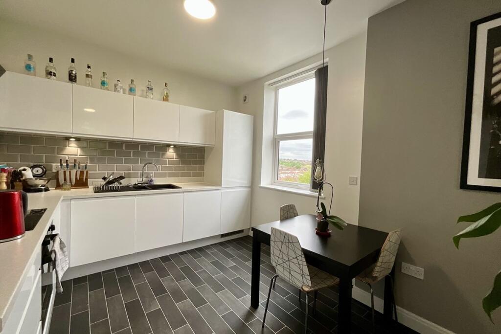 open plan living/kit