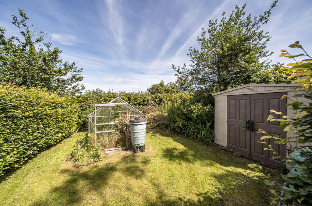 1318327-4-68681a9...