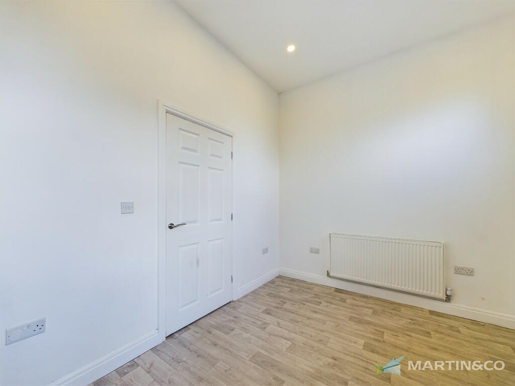 Kitchen (Dining S...