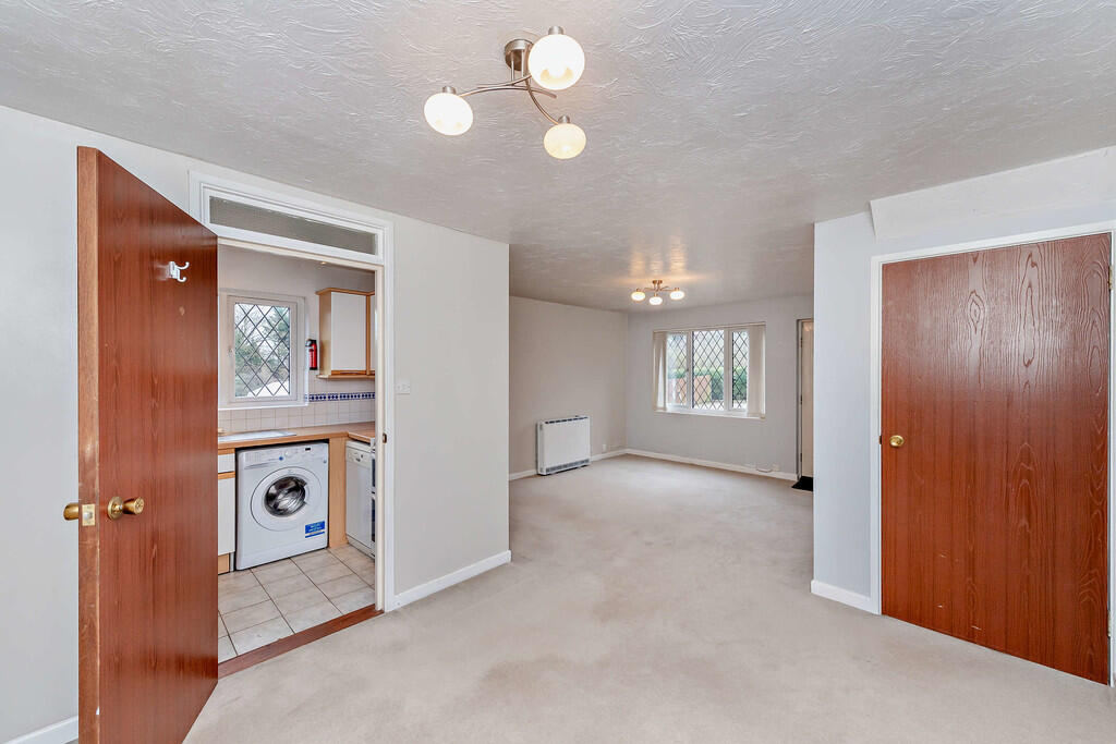 8633711-interior0...