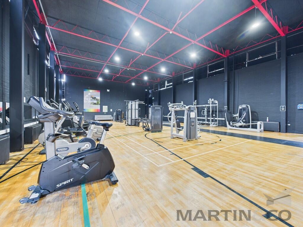10 Communal Gym