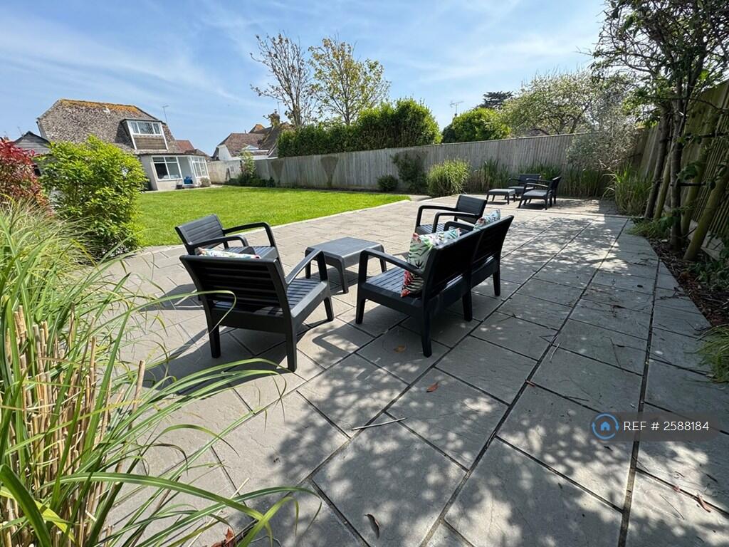 Raised Terrace / Rear Garden
