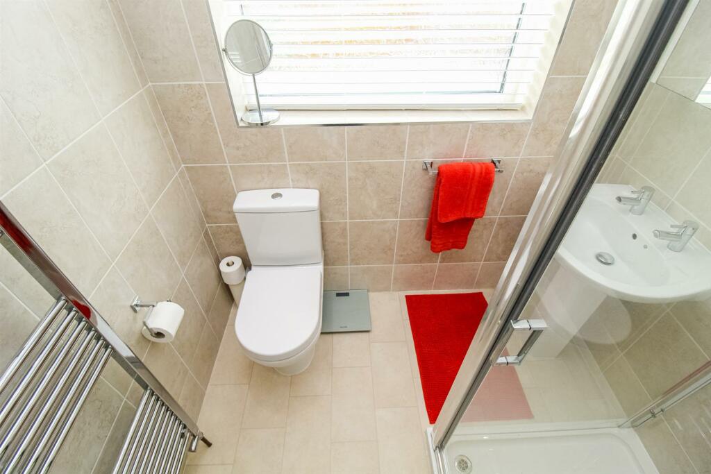 SHOWER ROOM/W.C.