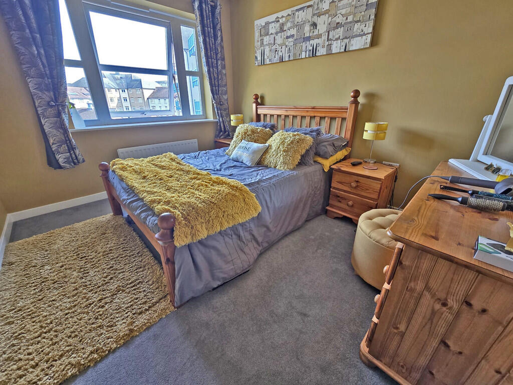 Second bedroom (2...