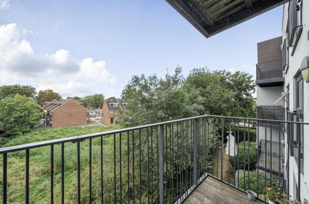 Davidson Frost-Wellings, DFW, Henry Court, Stanmor
