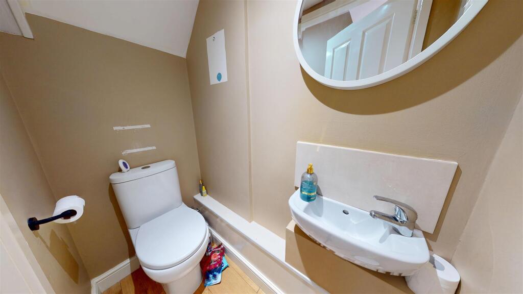 Meole Crescent 2a Bathroom Two.jpg