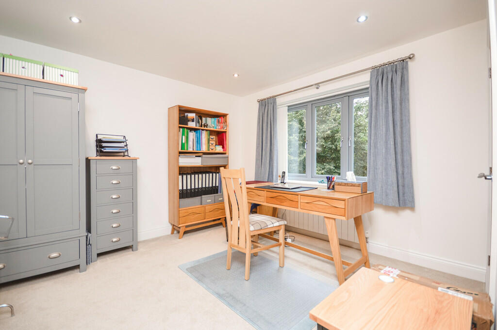 Fifth Bedroom 