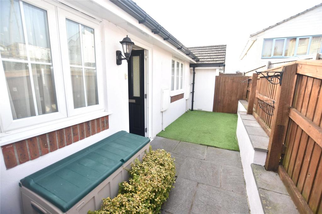 Entrance/Terrace