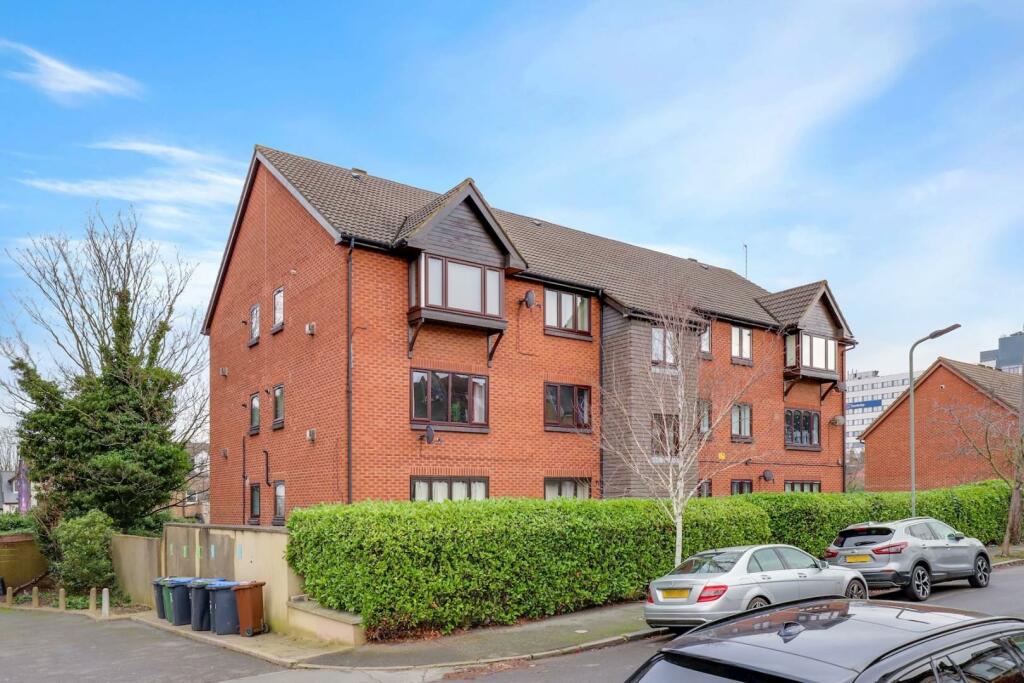 15-2cb2JHPropWpen - 2 Capel Court - 43-medium.jpg