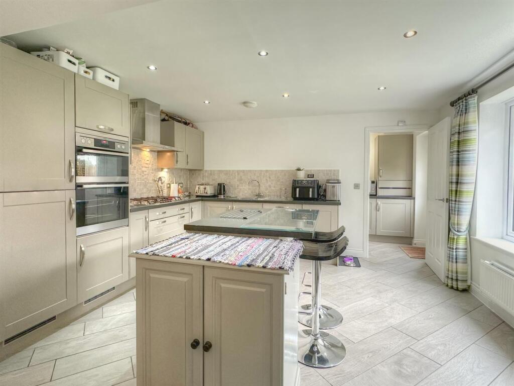 OPEN PLAN KITCHEN DINER