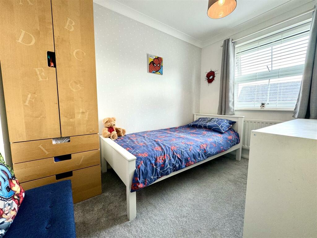 BEDROOM 3: