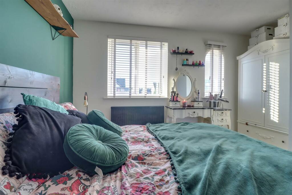 30 FLETCHER DRIVE INSIDE-11.jpg