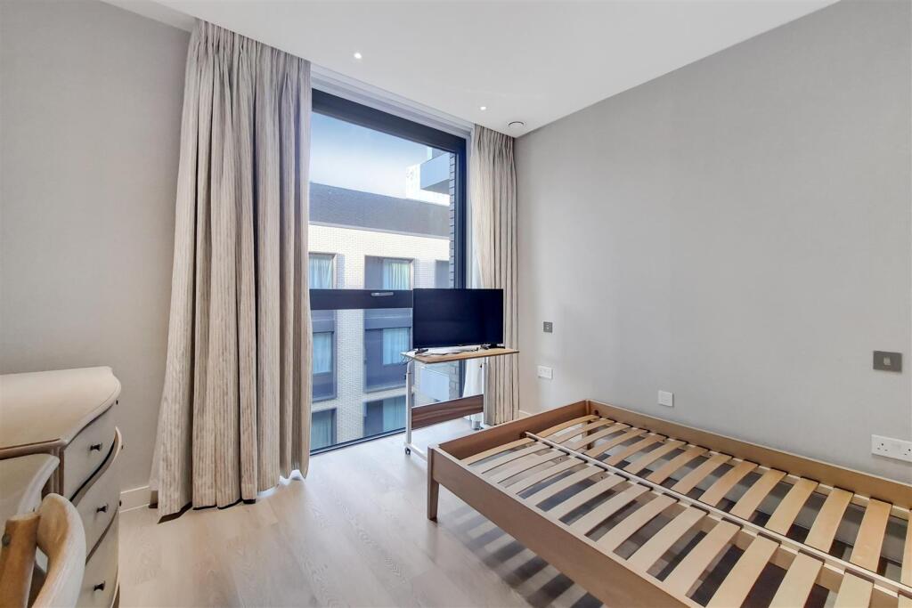 6_Main Bedroom-0.jpg