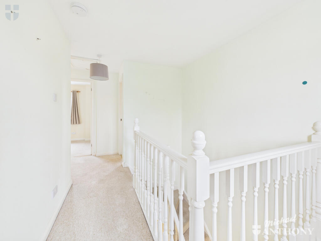 CAM03852G0-PR0414-STILL016