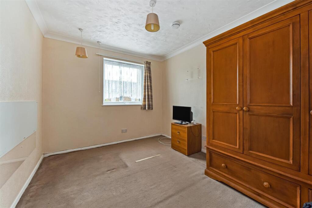 Bedroom 2.jpg