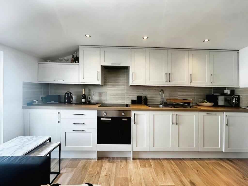 762d6169-13 20flat.jpg