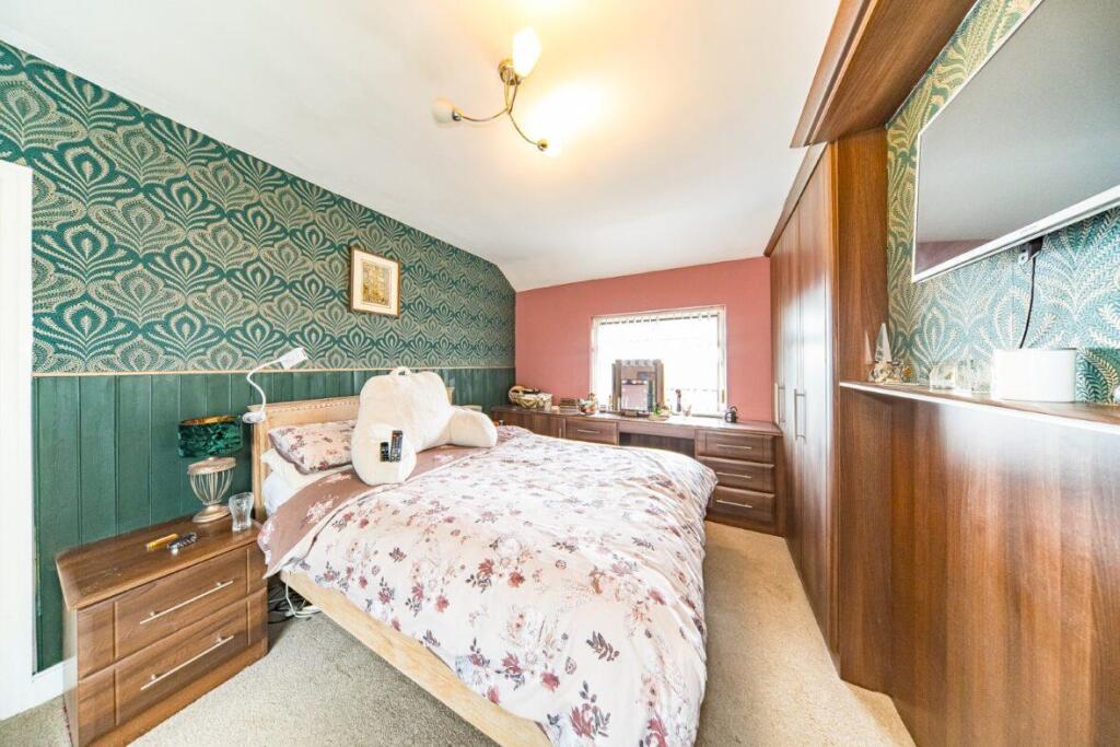 34 Manchester Road bedroom 2.jpg