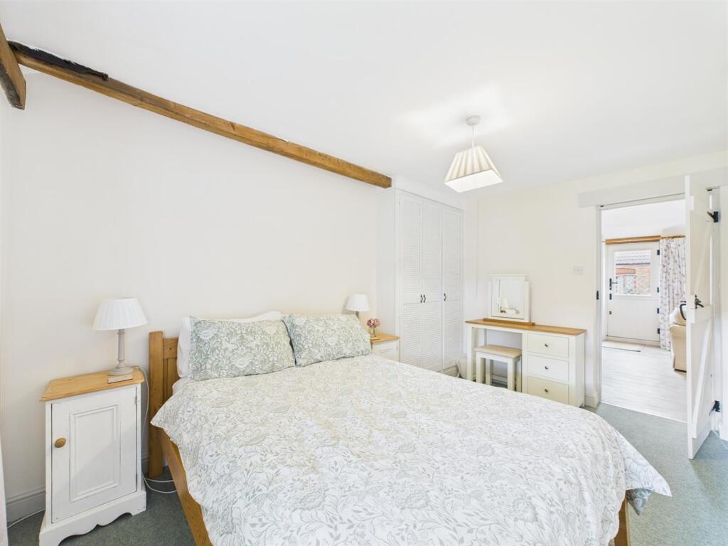 Hawthorn Bedroom 1