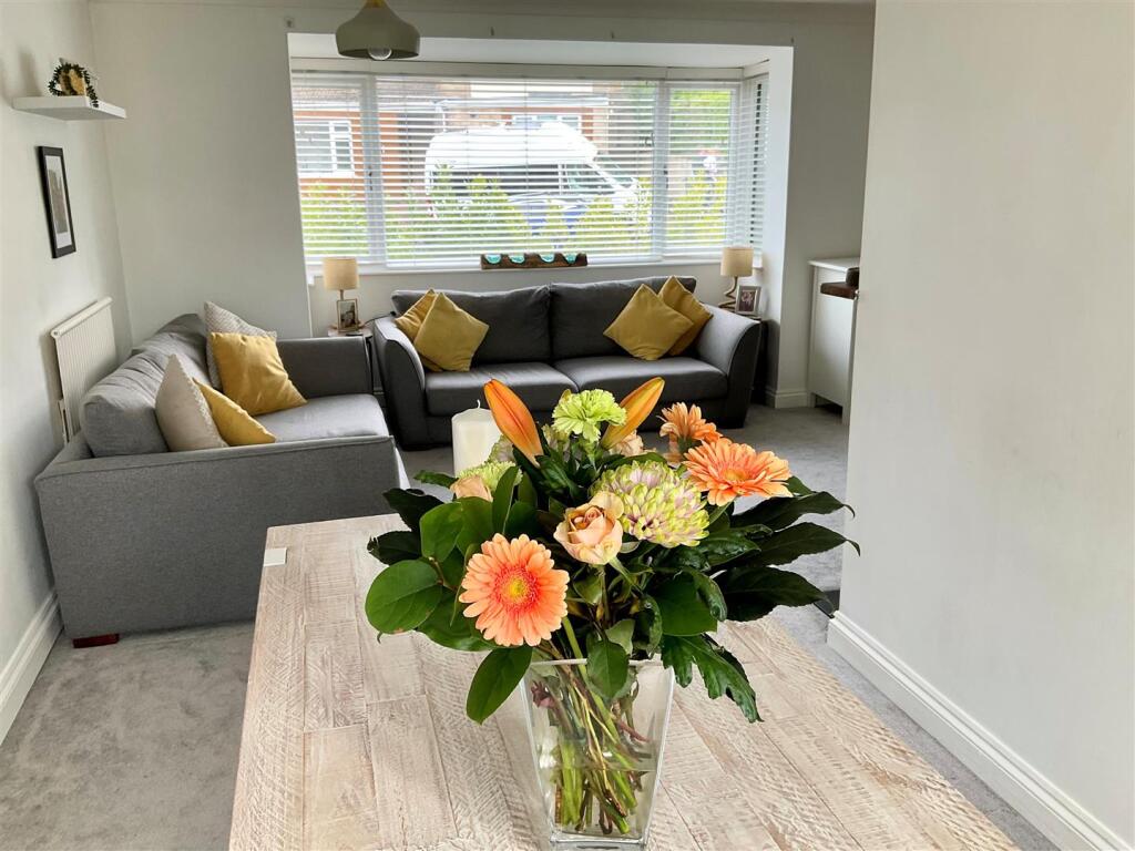 Dining Room pic3.jpg