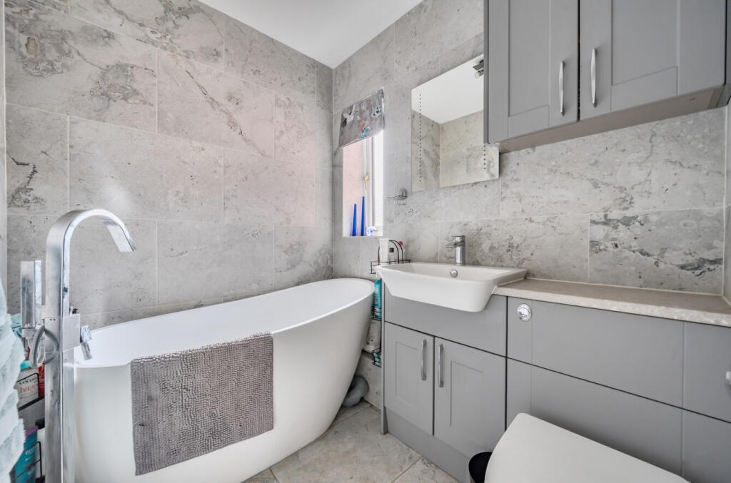 1371505-20-6904dc...