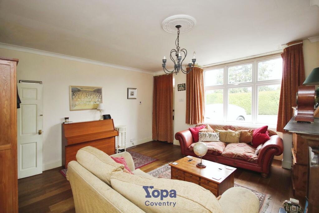 A777a638-Living 20Room.JPG