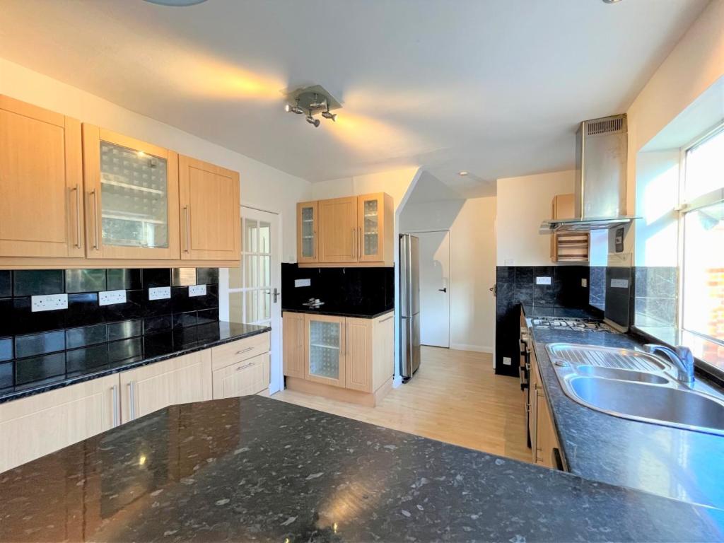 Breakfast Kitchen Aspect 2